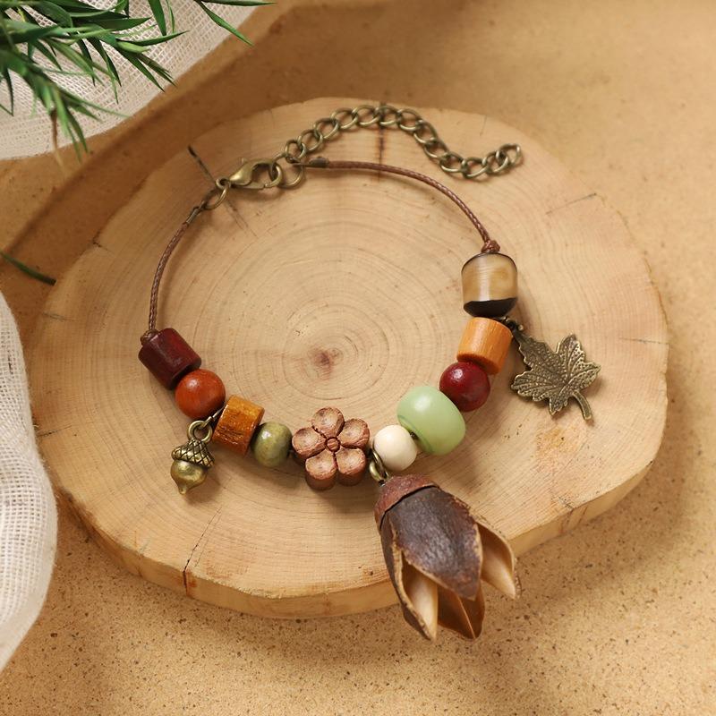 Vintage Hand-woven Plant Bracelet, Natural Fruit, Acorn Hand Rope, Women's Niche Literary Bracelet.
