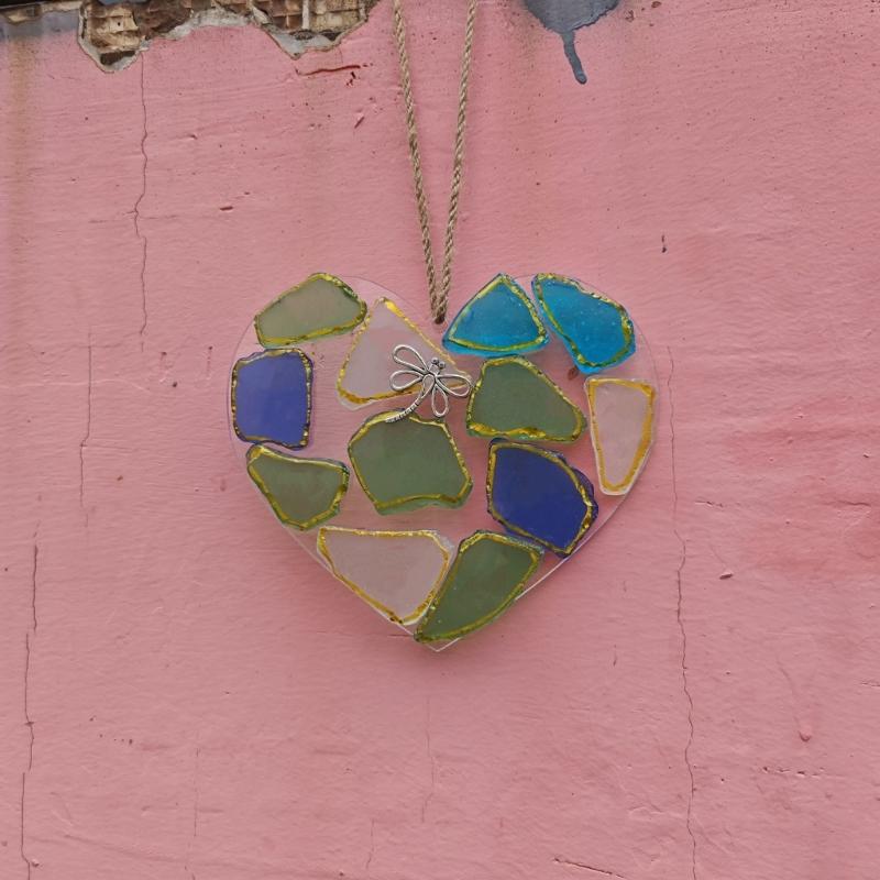Handmade Sea Glass Heart Ornament Blue Green White Sea Glass Heart Pendant For Window Doorway Wall Wedding Decoration