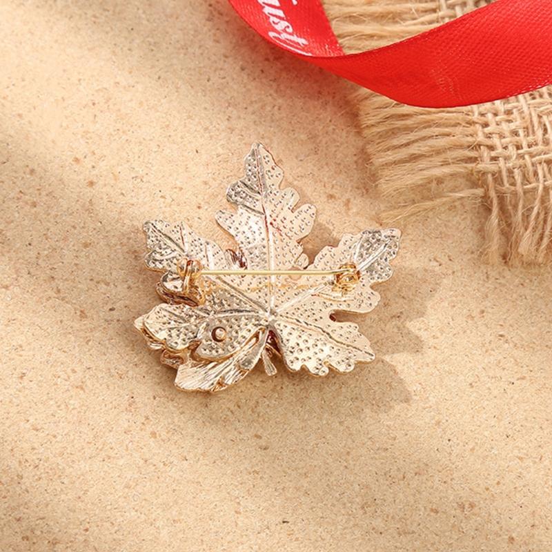 Intricate Carving Animal Maple Leaf Badge Multipurpose Brooch Wearable Jewelry Fashion Laple Pin For Daily Outfits