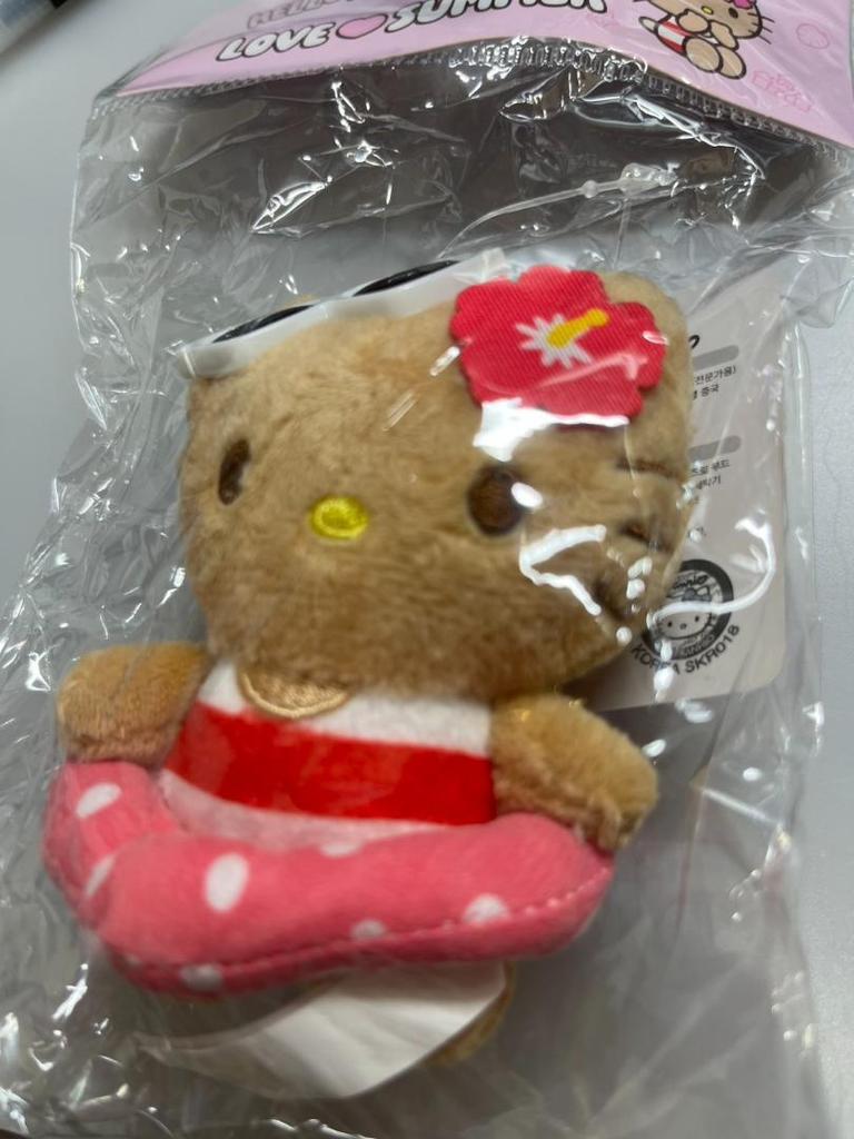 [USED] Not Available In Japan, Korea-only Olive Young X Sanrio Collaboration * Suntan Hello Kitty