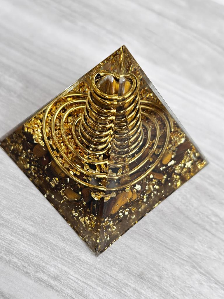 RELIGHT Orgonite Pyramid-Shaped Power Stone Natural Stone Purification Healing Energy Ornament Height 6.5cm Width 6cm (Tiger's Eye)