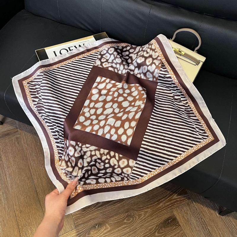 New 71 * 71cm Korean version small square scarf women's silk scarf spring and summer thin sunscreen scarf neck protection tied bag headband scarf