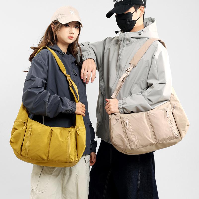 Sports Outdoor Lightweight Crossbody Bag Large Capacity Women's Travel Large Capacity Shoulder Bag