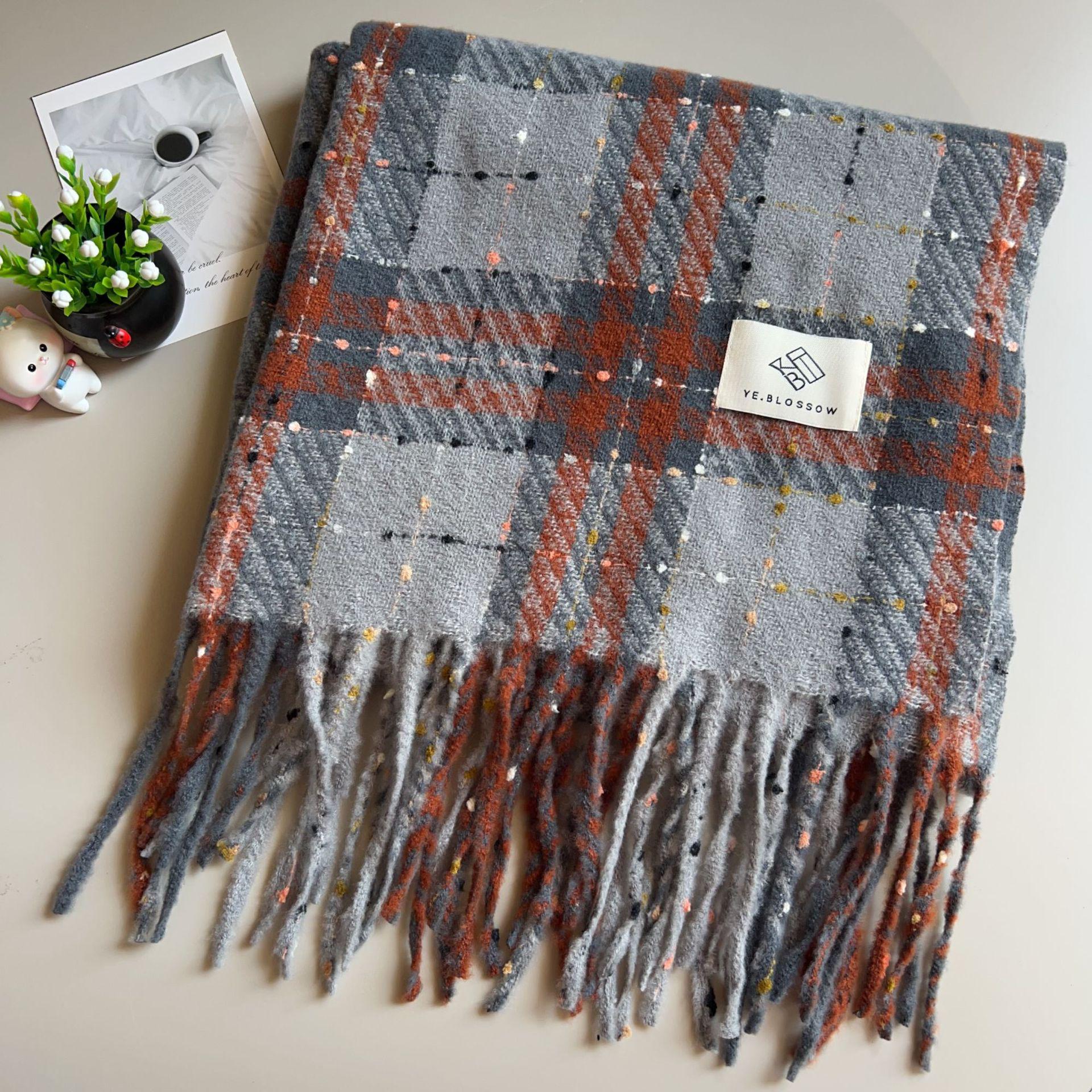 

High-End Candy Bean Scarf: Cozy, Versatile Neck Warmer for Women & Couples - Perfect for Autumn & Winter