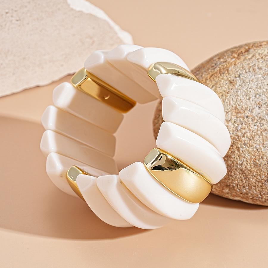 Stylish Acrylic Wide-Face Irregular Bracelet - High-End Design Niche Jewelry