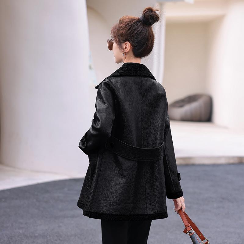 

Женская двусторонняя куртка из меха и кожи - Зимний стиль HM2869 XXL (130-140 jin)