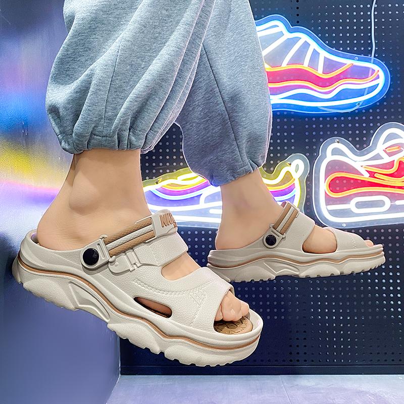 Summer Men's Sandals Outdoor Beach Slippers Comfortable Slides New Men Water Clogs Casual Shoes Garden Shoes Men Outdoor Sandals