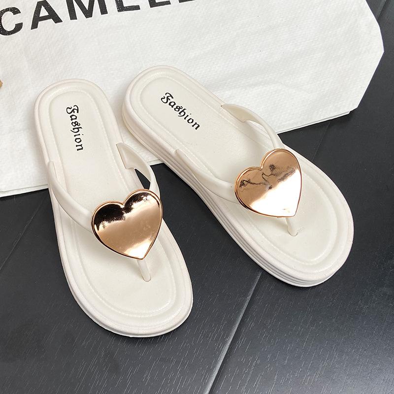 Modische offene Zehen Metall Herz Hausschuhe Rutschfeste PVC Hausschuhe Für Damen Weiche Sohle Strandbekleidung Schuhe Küsten Slides Sandalen Outdoor