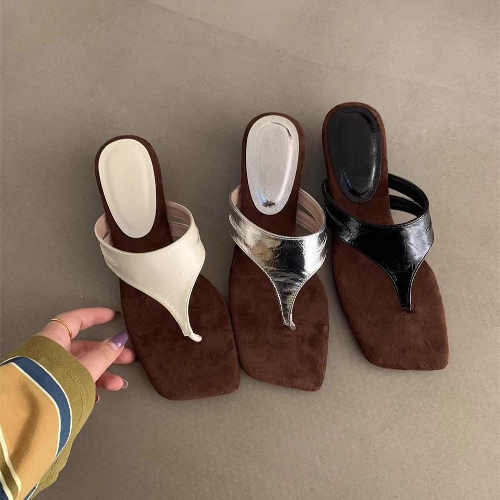 Design-Sinn Nischen-Keilabsatz silberne Zehensandalen Hausschuhe Damenschuhe tragen Sommer hochhackige Sandalen Römerschuhe