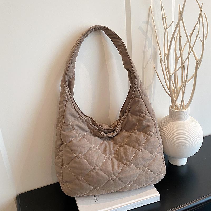 Autumn and Winter New Diamond Shoulder Bag Casual Women's Messenger Bag Large Capacity Girls Fashion Casual Round Neck Tote Bag