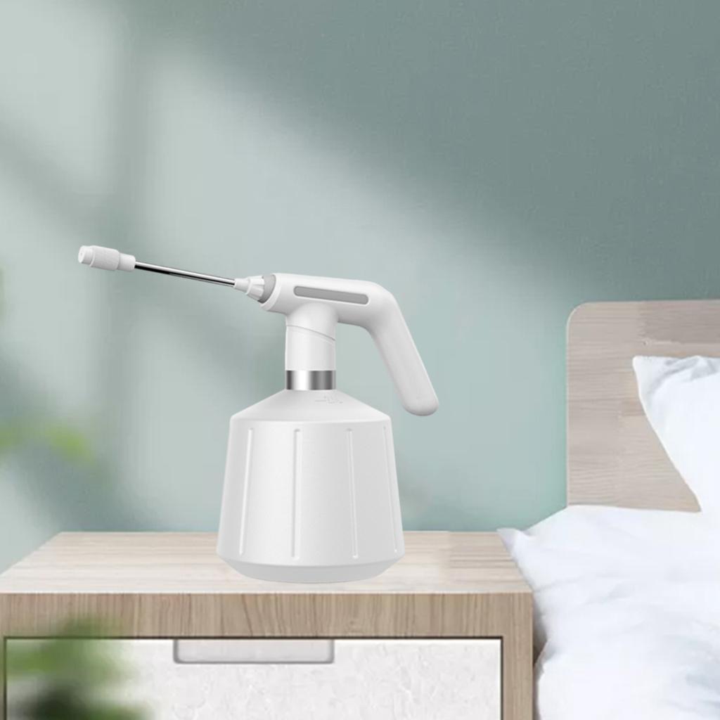 Ruční tlakový postřikovač pro zahradní dezinfekci