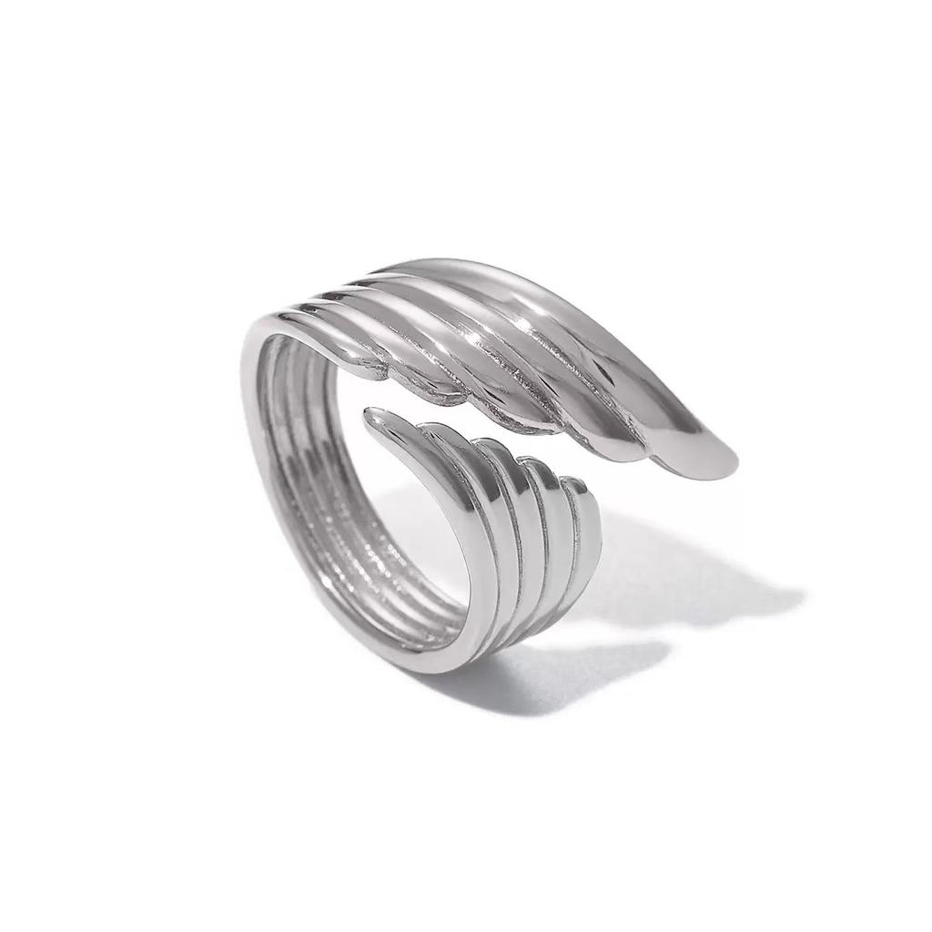 Wholesale High End Waterproof Three-dimensional M Letter Hollow Stainless Steel Finger Ring Trendy for Women Personalize Jewelry