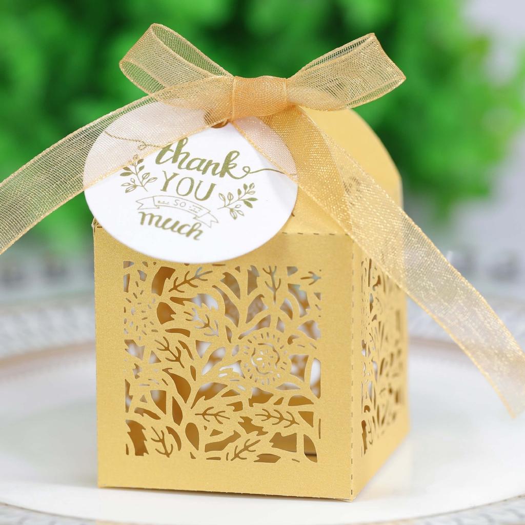 50 Stück Babyparty Süßigkeitenbox Hohle Rose Blume Geschenkbox mit Band für Valentinstag Hochzeitsdekoration Geburtstagsfeier