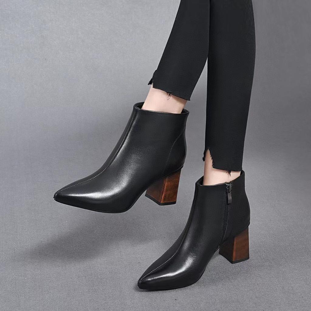 Pointed fashion boots women's boots 2025 autumn and winter European and American style first-layer cowhide coarse heel high-heeled boots simple tempe