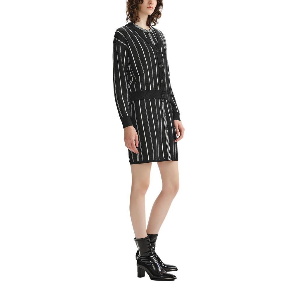 Karl Lagerfeld French Elegant Daily Commuting Dating Outfit Trendy Travel Gathering Light Luxury V-Neck Striped Cardigan Knitwear 236L2047