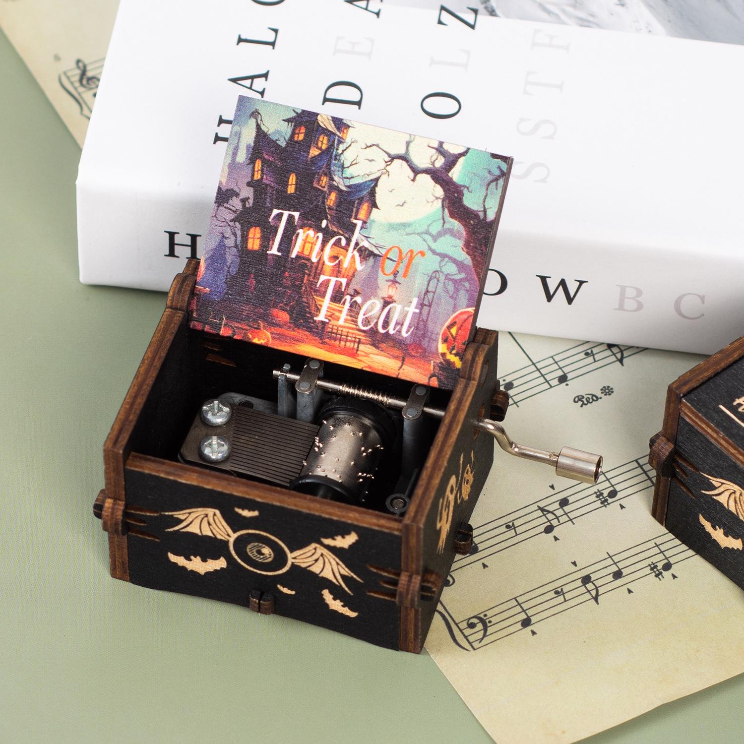 

Хэллоуинская деревянная музыкальная шкатулка с ручным приводом - Ночь ужаса Восьмитональное украшение