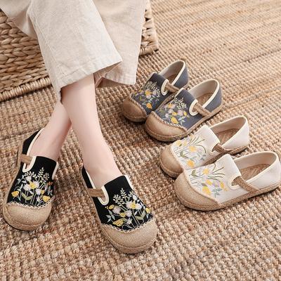 Tang Chen Low-heeled Round Head Chinese Style Shallow Mouth Retro Flat Shoes, Square Dance Performance Hanfu Embroidered Shoes Women