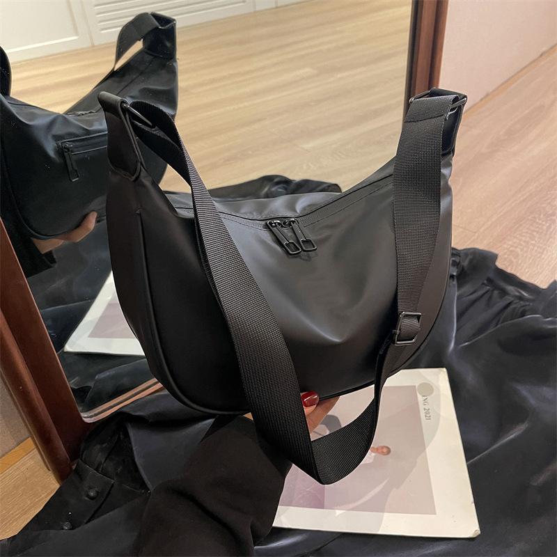 This Year, the Korean Version of the Trendy Women's Bag Crossbody Bag Women's New Fashion Dumpling Bag Casual Student Bag Shoulder Bag