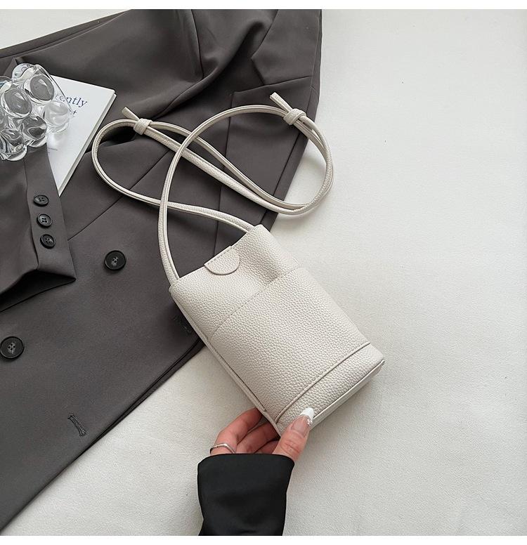 

Весна 2025 новая маленькая сумка сумка для мобильного телефона модная нишевая на плечо сумка-мессенджер узор личи маленькая сумка универсальная маленькая квадратная сумка