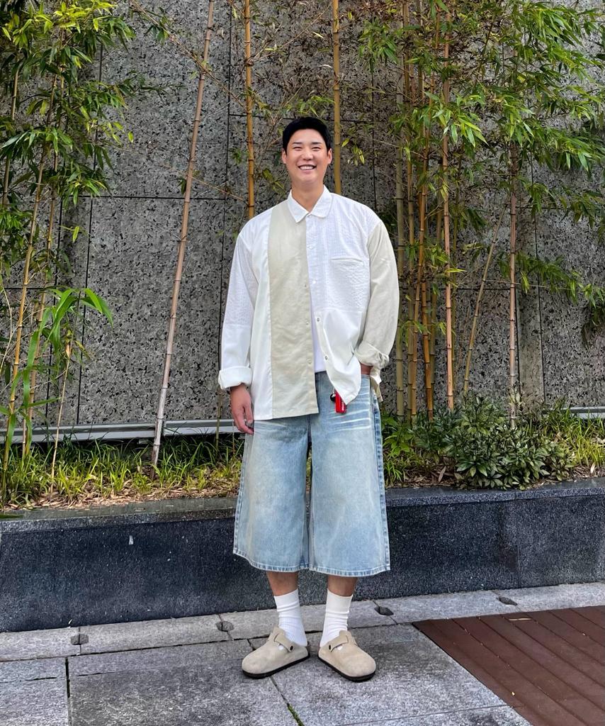 TOFFEE Washed Bermuda Denim Pants (Light Blue)