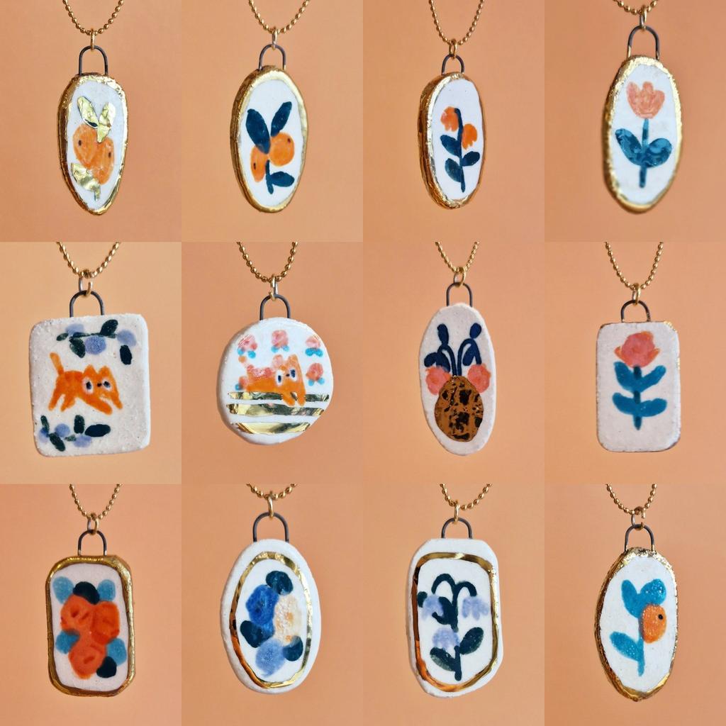 Hand-Painted Printed Necklace, Dripping Oil Flower Gold Pattern Pendant, Artistic Style, Niche Women'S Tide Neck Chain.