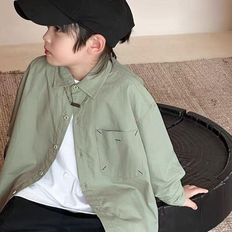 

Весняно-осінній новий хлопчик тонкий модний гарний довгий рукав сорочки 160cm зелений