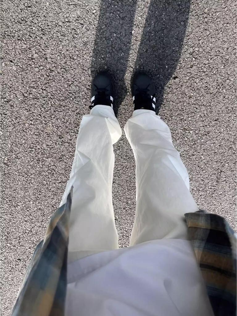 Men's White Straight-Leg Micro-Flare Jeans - Slimming, Leg-Lengthening, High Street Style for Spring/Summer.