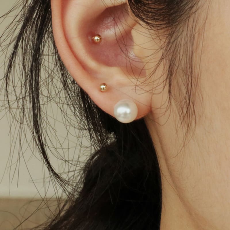 Less is more 14K Gold Pearl Earring