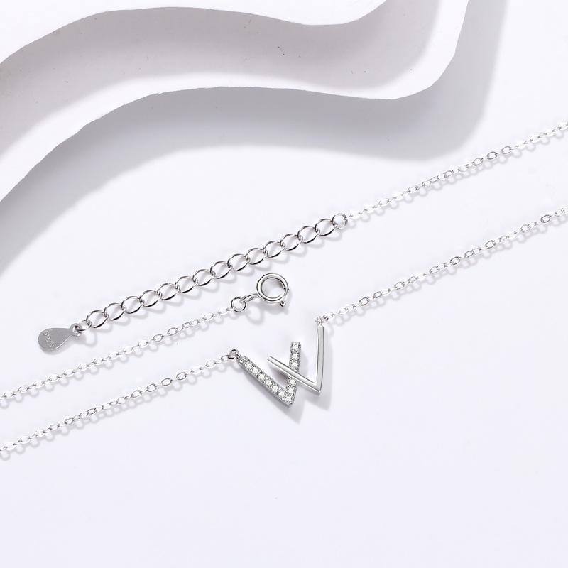 W Letter Wave Necklace Female Creative Niche Personality Versatile Simple Fashion Double V Pendant Premium Durable