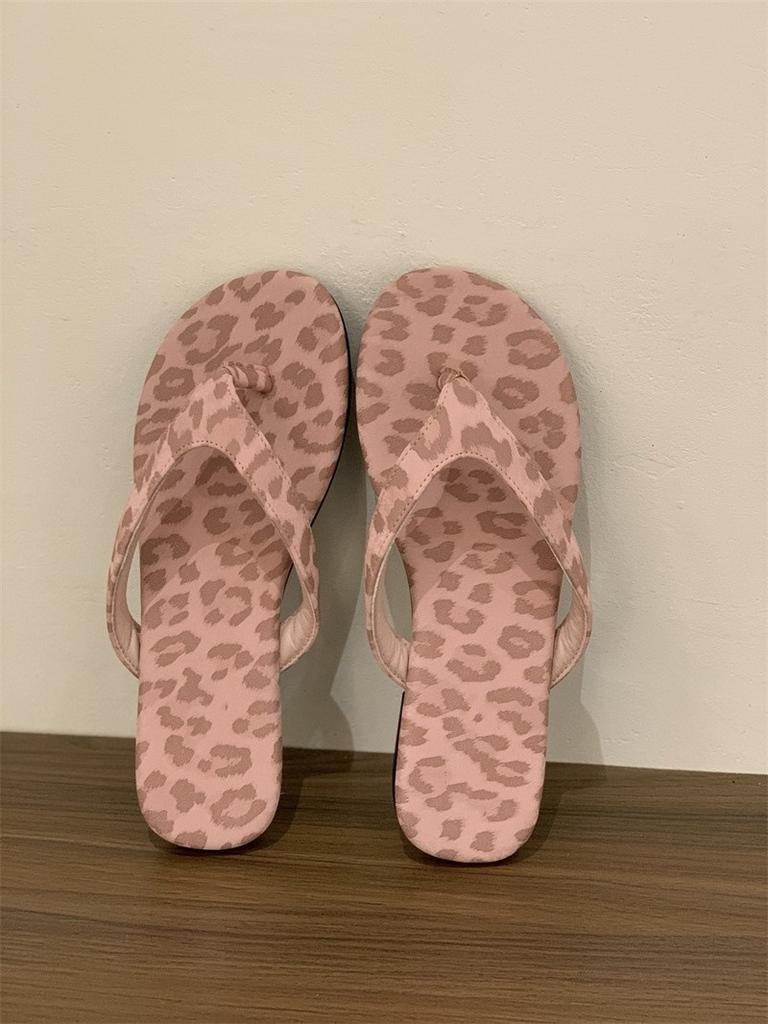 2025 Summer New Leopard Print Flat-bottomed Flip-flops Women's Simple Holiday Style Flat-heeled Cool Slippers Open-toed Slippers