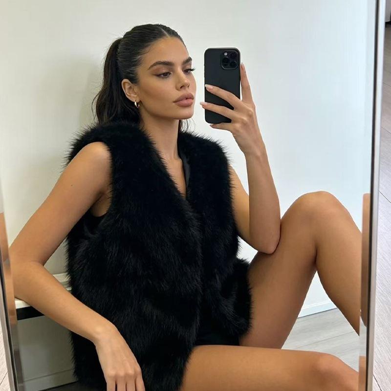 Feeling imitation fur fur V-neck vest women's autumn and winter thickened new small vest vest jacket