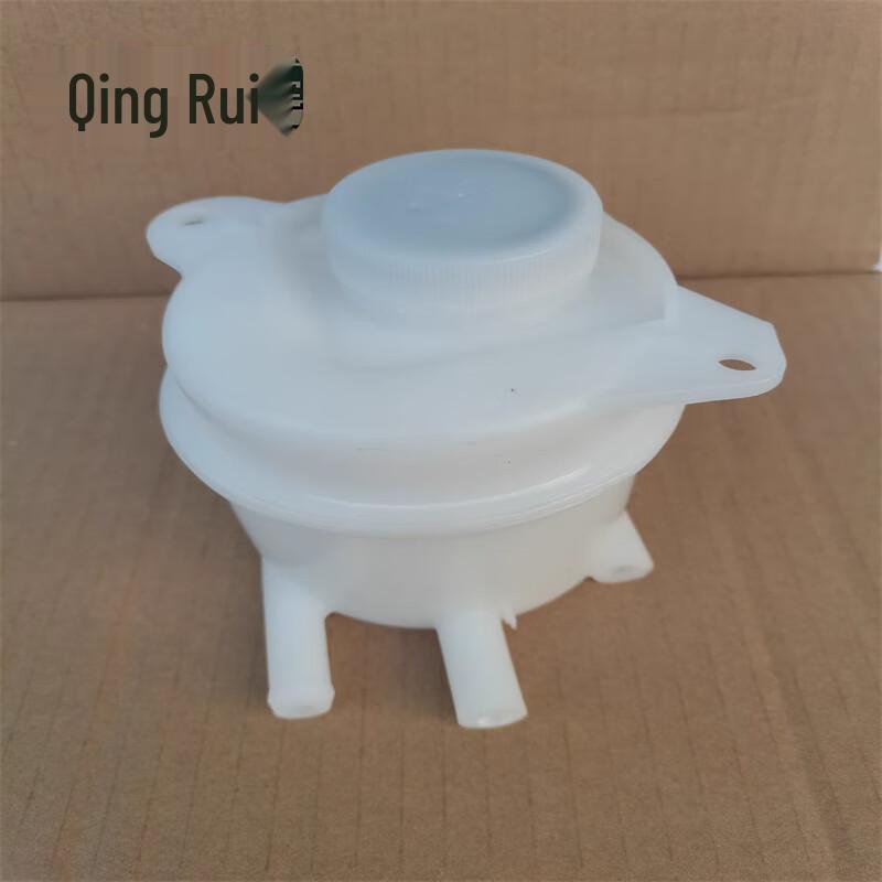 Qingrui Dongfeng Cummins Military Vehicle Clutch Oil Reservoir
