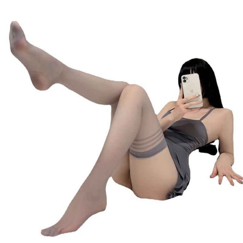 Letní sexy ledově hedvábná noční košilka na ramínka erotické spodní prádlo pyžamo domov čistá touha vášeň dráždění stimulace pokušení zdarma