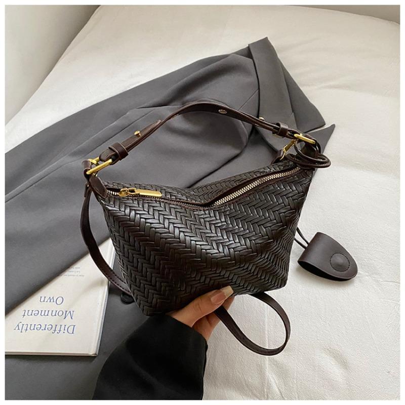 Premium retro large-capacity portable messenger bag women's 2 new trendy woven tote bag versatile shoulder bag