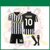 Football – Tenues de football