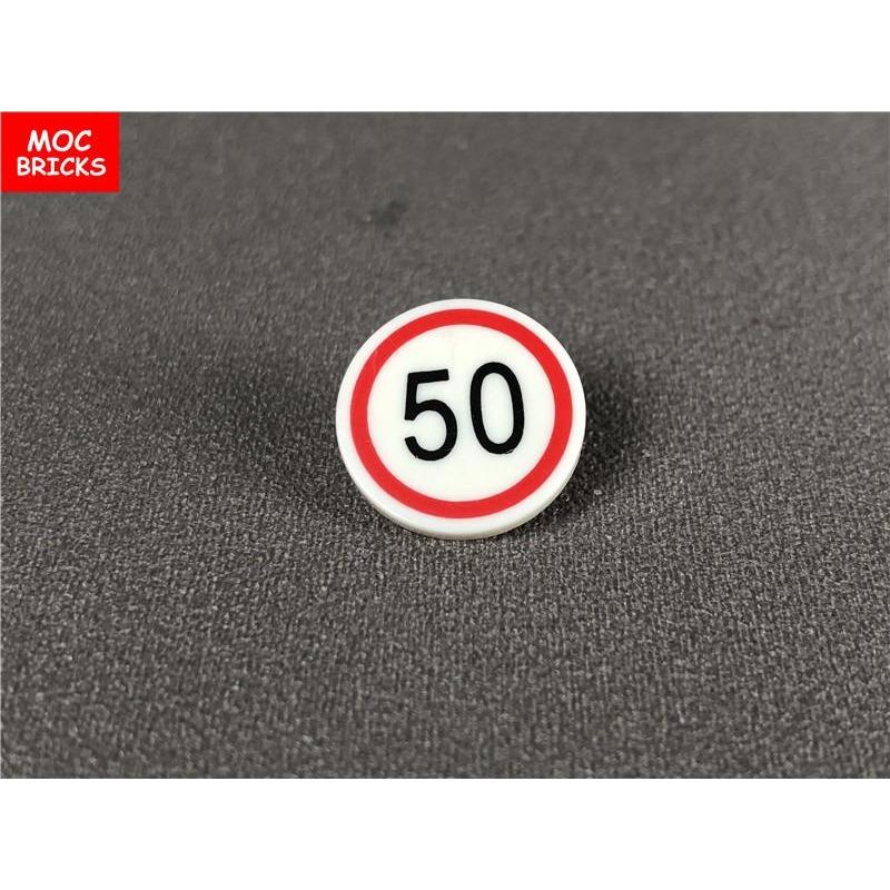 10pcs / Lot Road Sign Including Clip On Stop Bus Station Thoroughfare Construction Worker Building Blocks Figure DO-IT-YOURSELF Playthings Children