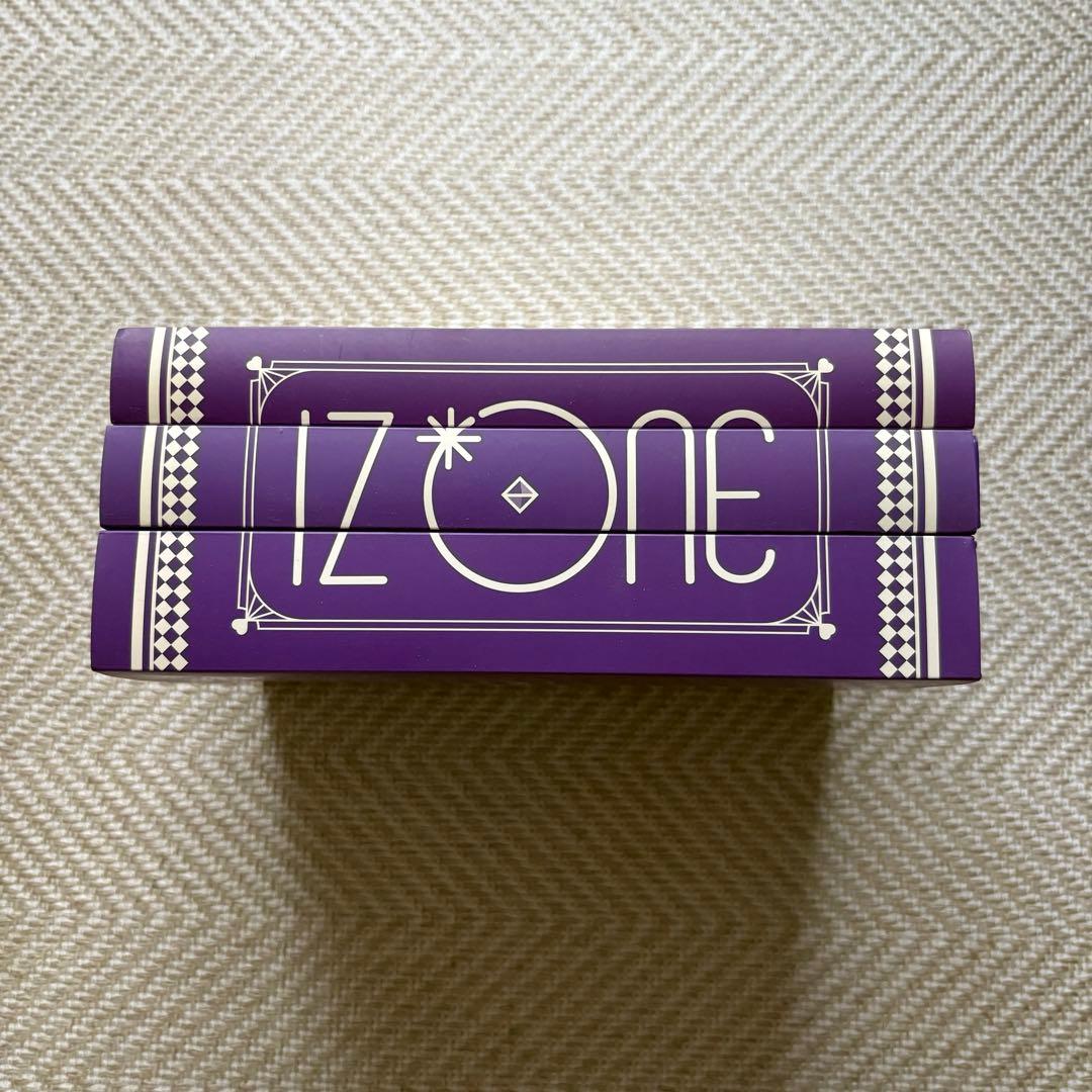 

[USED] IZ*ONE ONEIRIC DIARY 3 volumes