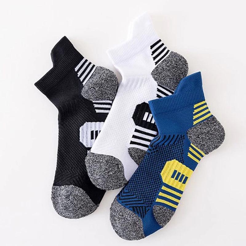Unisex Professional Sports Socks for Marathon, Hiking, Basketball, and Badminton with Cushioned Bottom.