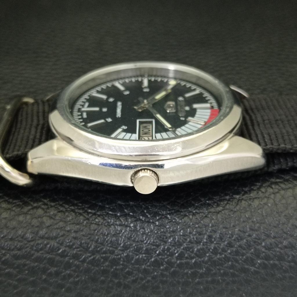 VINTAGE SEIKO 5 AUTOMATIC 7006A JAPAN MENS BLACK COLOR DIAL WATCH A701633-5