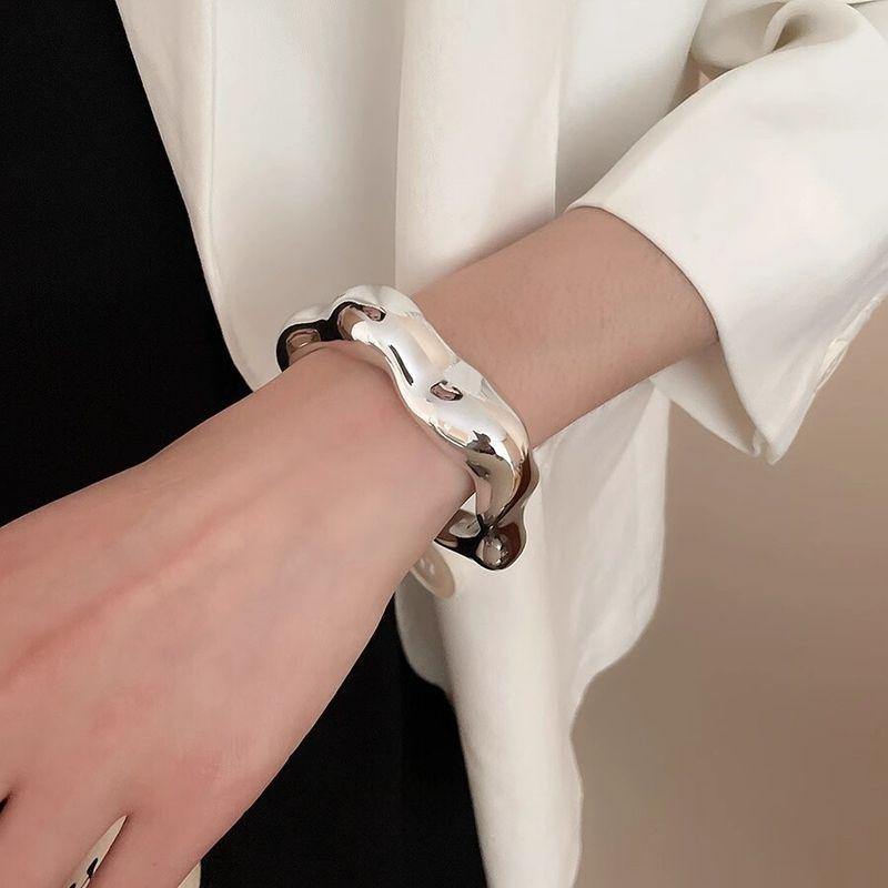 Western Style Exaggerated Bright Surface Bracelet Women Niche Design High-Grade Arm Bracelet Hand Jewelry Fashion Personalized Accessories