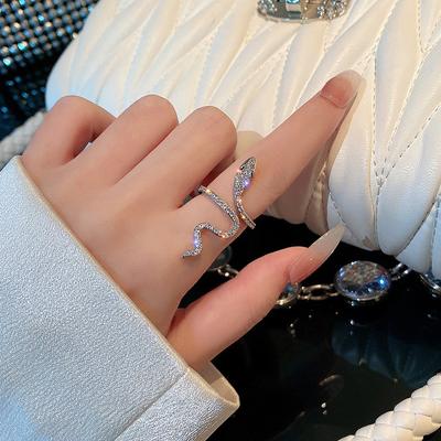 Zirkonia-Inlay Gewundener Kleiner Schlangenring, Modischer Und Personalisierter Ring Für Damen
