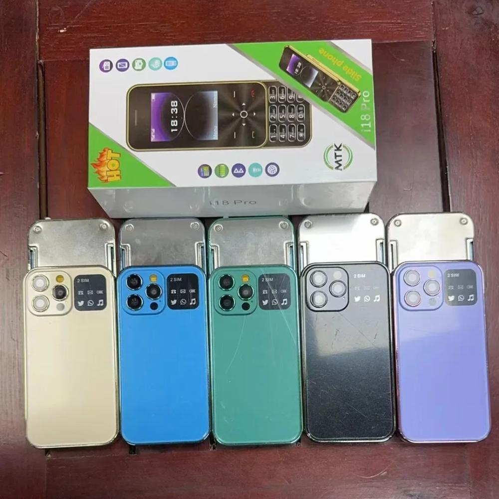 Telefon mobil cu capac glisant 2,4" 2G GSM Dual SIM MP3 MP4 Cameră Magic Voice Lanternă Speed ​​Dial FM Mini telefon mobil pentru femei