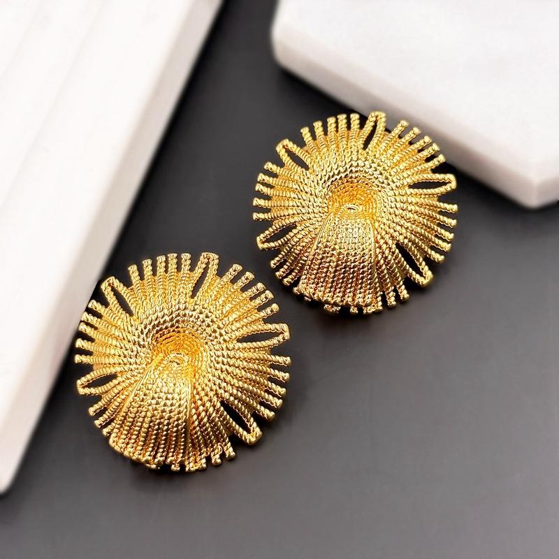 

Summer Light Luxury Fashion Stud Earrings Gold Three-Dimensional Fireworks High-End Earrings золотий