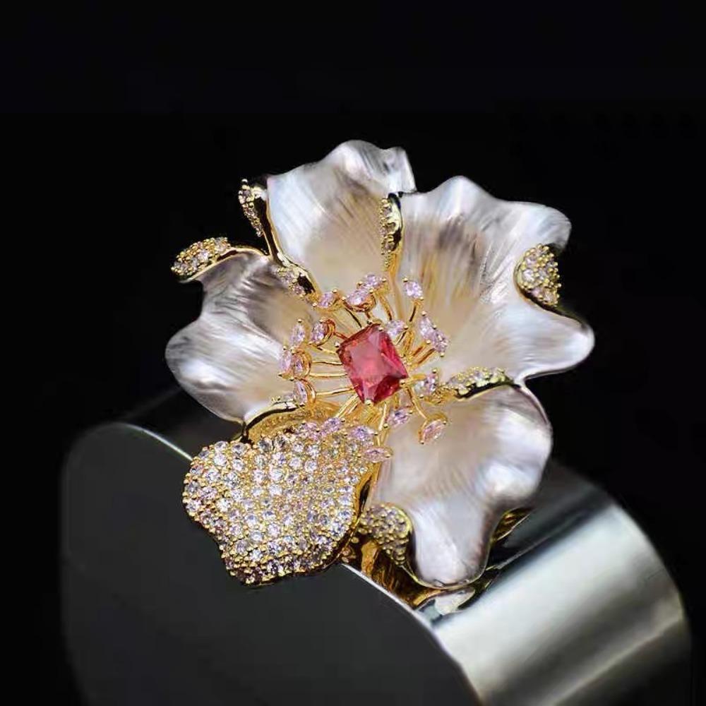 Lapel Pin Flower Brooch Pins Exquisite Suit Jacket Brooch Fashion French Vintage Metal Pins  Party