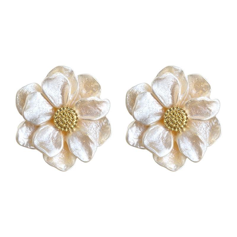 18k Gold Plated Resin Camellia Stud Earrings, Sweet Fresh Flower Earrings For Women Elegant Daily Jewelry
