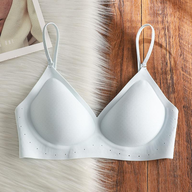 Traceless steel ring-free liquid foundation underwear women's neck, thin shoulder straps, beautiful back, small breasts gathered and closed