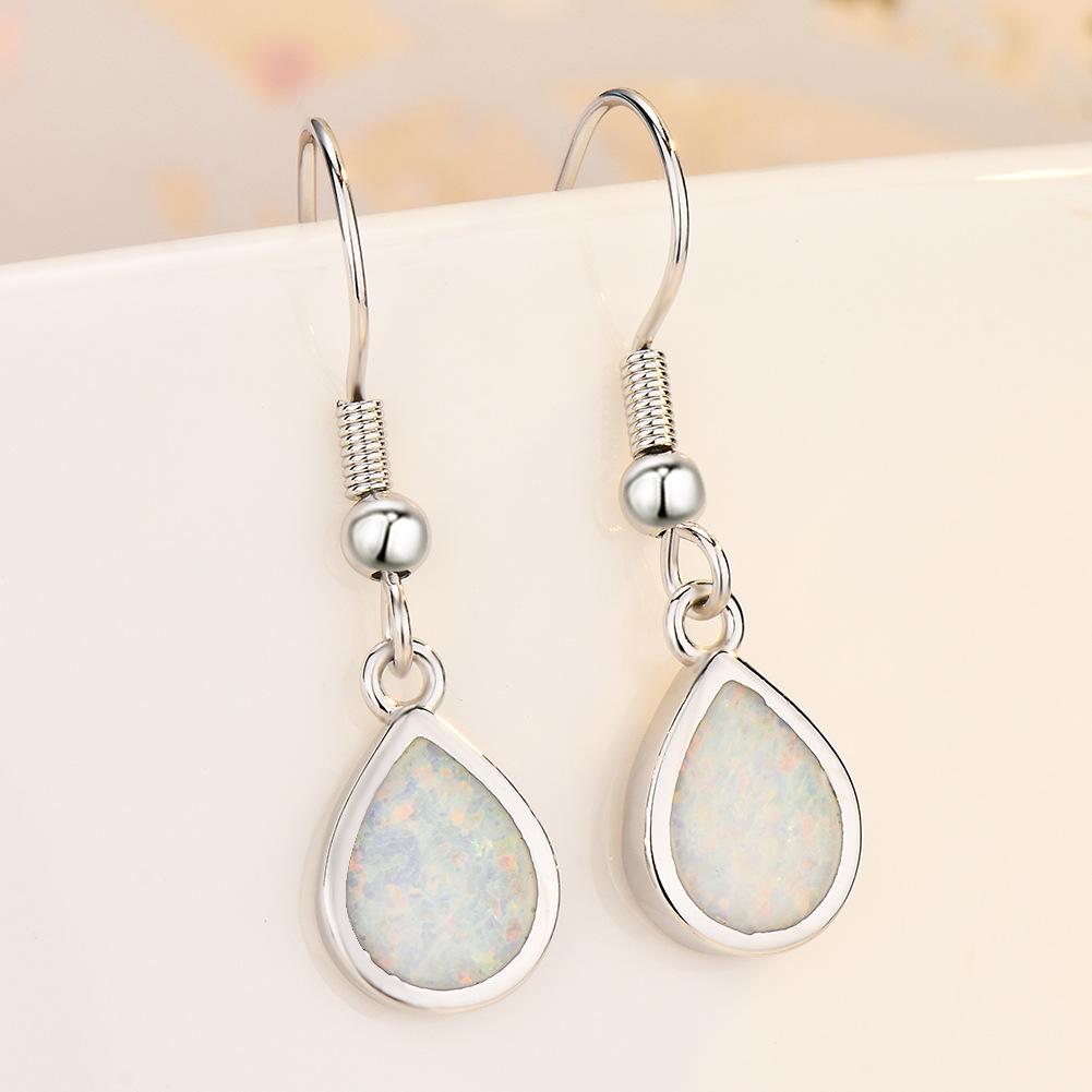 New Daily Versatile White Teardrop Shaped Earrings for Women with A Natural and Casual Style Showing Off Their Face