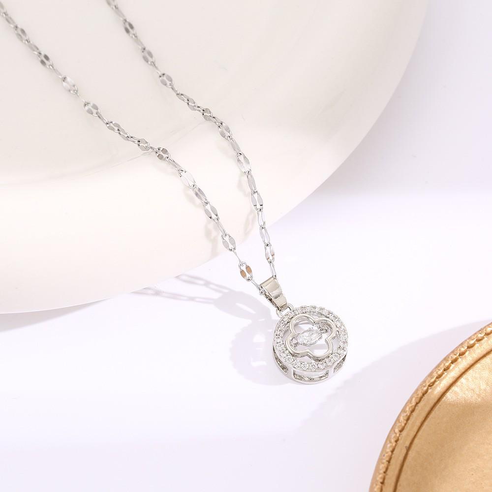 Elegant Gold-Plated Chinese-Style Four-Leaf Clover Necklace with Imitation Hetian Jade Pendant for Women