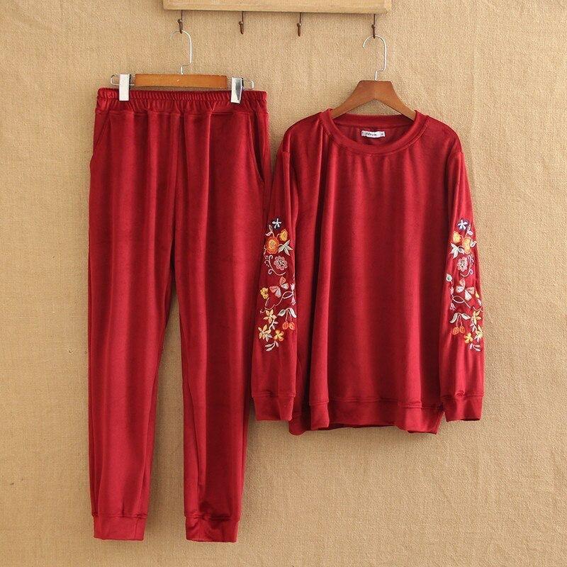 

Женский бархатный костюм с длинными рукавами и круглым вырезом с вышивкой