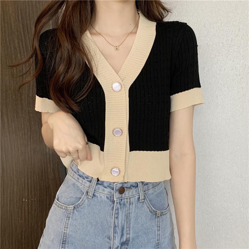 Women's Retro V-Neck Short-Sleeve Knit Top - 2022 Summer Korean Style, Loose Fit, Trendy Design